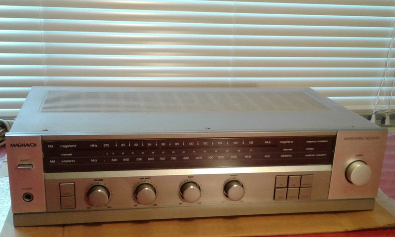 MAGNAVOX AM FM FM STEREO RECEIVER FR5130SL01 MADE IN BELGIUM
