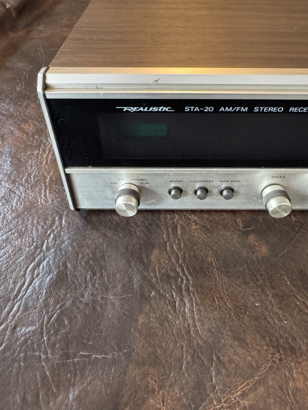 Vintage Realistic STA-20 AM/FM Stereo, Tested Working gallery