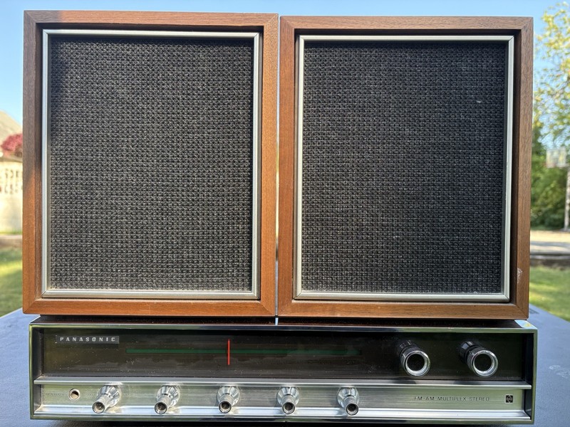 Panasonic RE-7670 FM-AM Stereo Receiver & matching Speakers Vintage Works