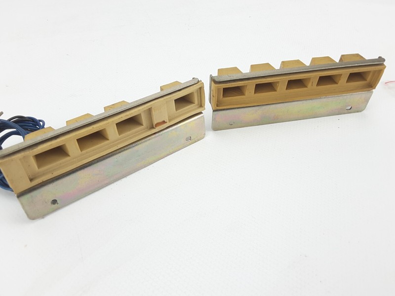 PIONEER SX-1250 RECEIVER PARTS: RUBBER BRACKETS A & B LAMPS