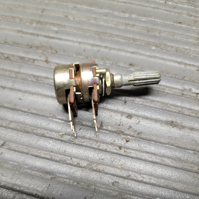 Yamaha Cr-400 Treble Bass Potentiometer gallery