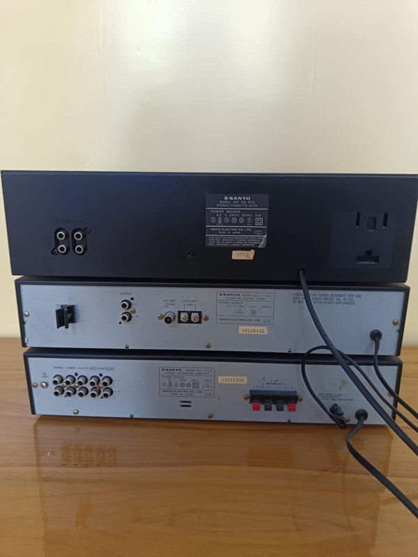 Sanyo JA 220, JT 230L, RD 220 vintage Japanese stereo system in rare black color gallery
