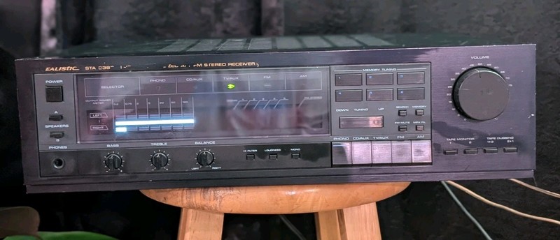 Vintage Realistic STA-2380 Digital AM/FM Stereo Receiver