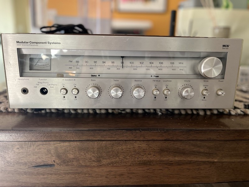 VINTAGE MCS MODULAR COMPONENT SYSTEMS 3207 STEREO RECEIVER