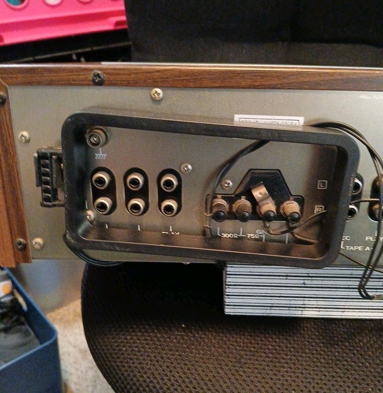 VTG Kenwood KR-710 Stereo Receiver Japan High Speed DC Servo Silver AM/FM Tuner gallery