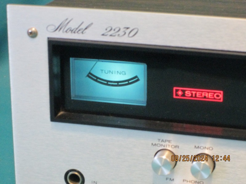 Vintage MARANTZ 2230 Stereophonic Receiver AM/FM (1972-74) SOLD gallery
