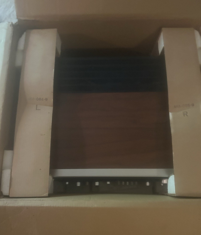 Pioneer SX 1010 receiver professionally serviced EX cond original box PU Only gallery