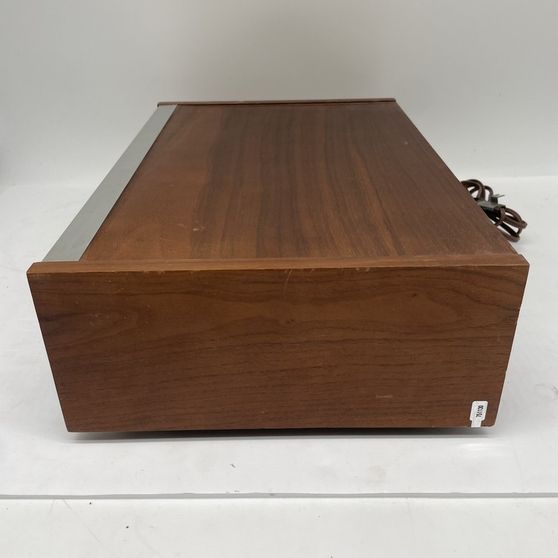 Vintage Realistic STA-18 Stereo Receiver Woodgrain Silver *UNTESTED AS IS gallery
