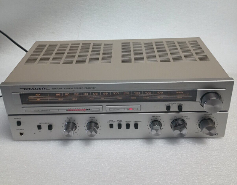 Vintage REALISTIC STA-204 AM/FM STERIO RECEIVER – TESTED – USED