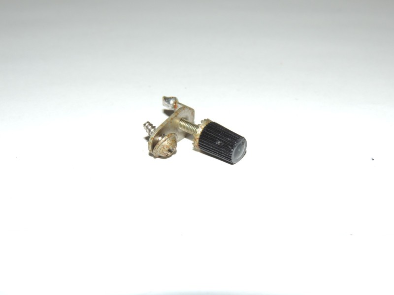 Sansui G-5700 Back Panel Phono Ground Assembly 000-0000 gallery