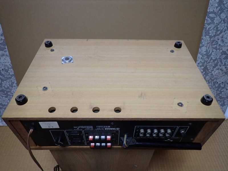 Vintage Yamaha CR-400, 16W AM/FM Stereo Receiver. 1977, Power check only Japan gallery