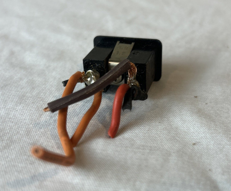 Marantz 2330b Original AC Outlet Unswitched 120v 60Hz gallery