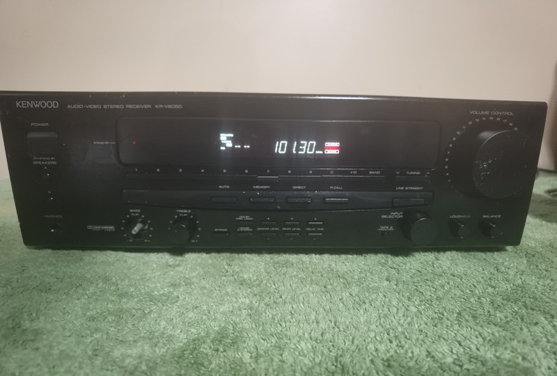 Kenwood KR-V6050 Stereo Receiver. Works, Few Issues, Parts Only. See Description