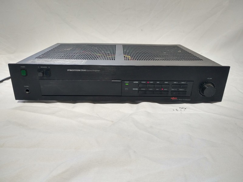 Proton D540 Stereo Receiver Amplifier 40 WPC Dual Transformers - Tested!