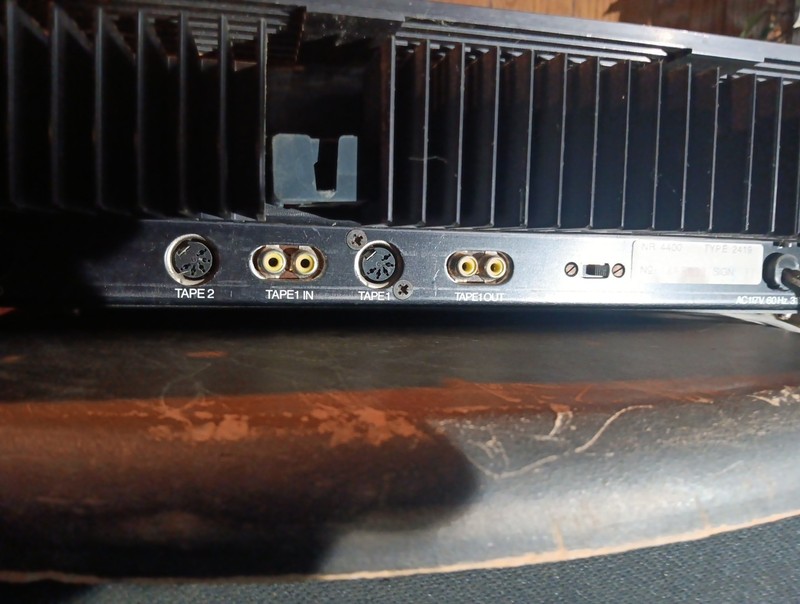 BANG & OLUFSEN Beomaster 4400 Tuner/Amplifier Rosewood Finish gallery