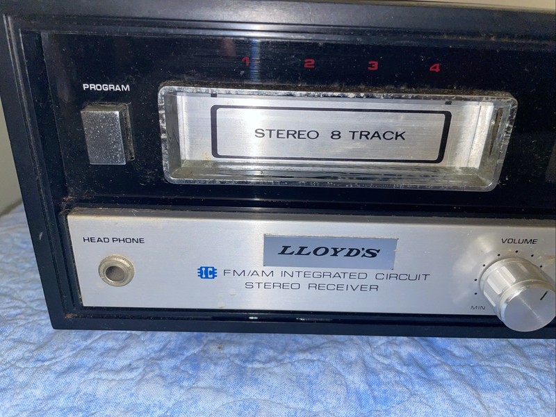 LLOYD's AM-FM Stereo Multiplex Receiver 8 Track Player Powers On gallery
