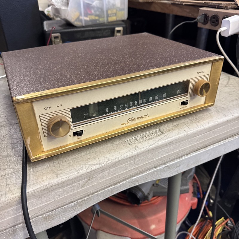 Sherwood S3000 FM Mono Tube Tuner Powers on and wokring
