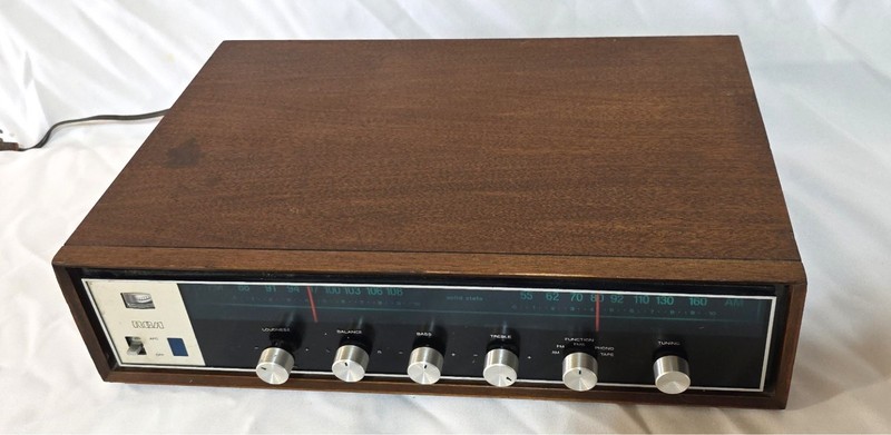 Vintage RCA RZC800W Solid State AM FM Receiver Wood Case Stereo Japan gallery