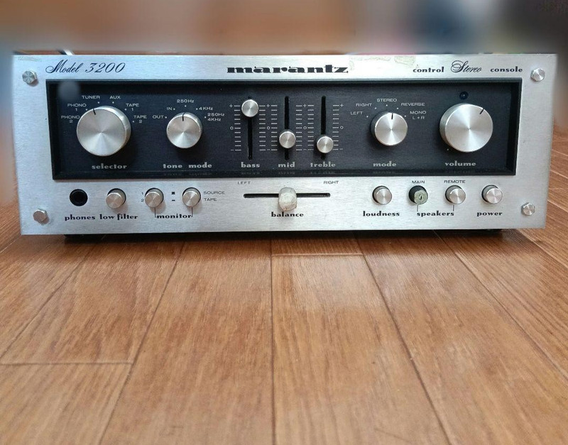 Marantz Model 3200 Stereo Control Console/Preamp Untested For Parts or Repair