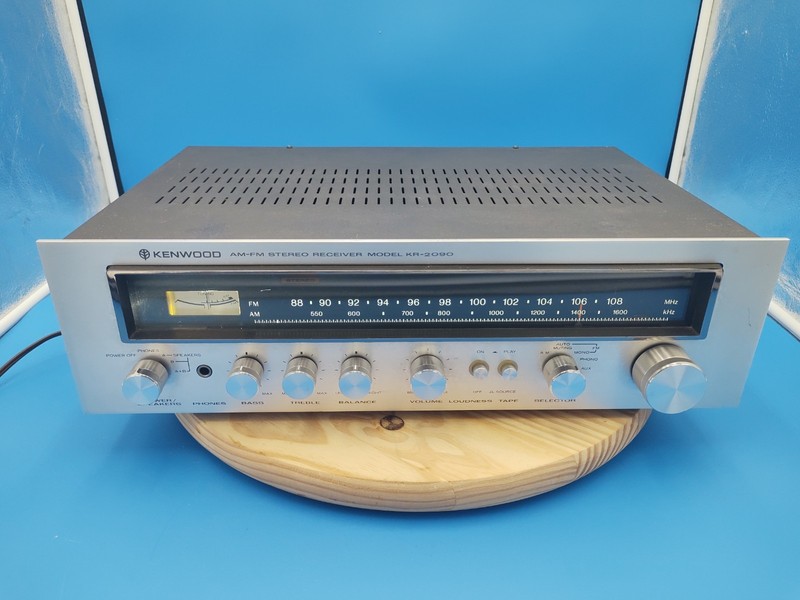 Kenwood KR-2090 Vintage Stereo Receiver 18wpc Serviced LEDs