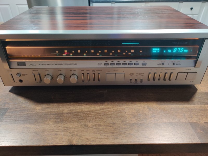 Vintage Sansui 7900z AM/FM Digital Quartz Synthesizer DC Stereo Receiver gallery