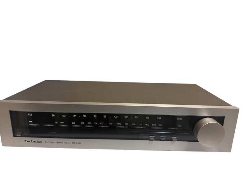 Technics ST-8011 FM/AM Stereo Tuner – Vintage Silver Face Receiver Component