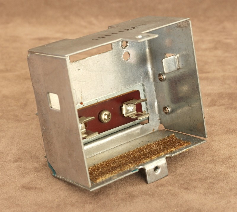 Marantz 2215 FM/AM Receiver Parts : Meter Lamp Reflector