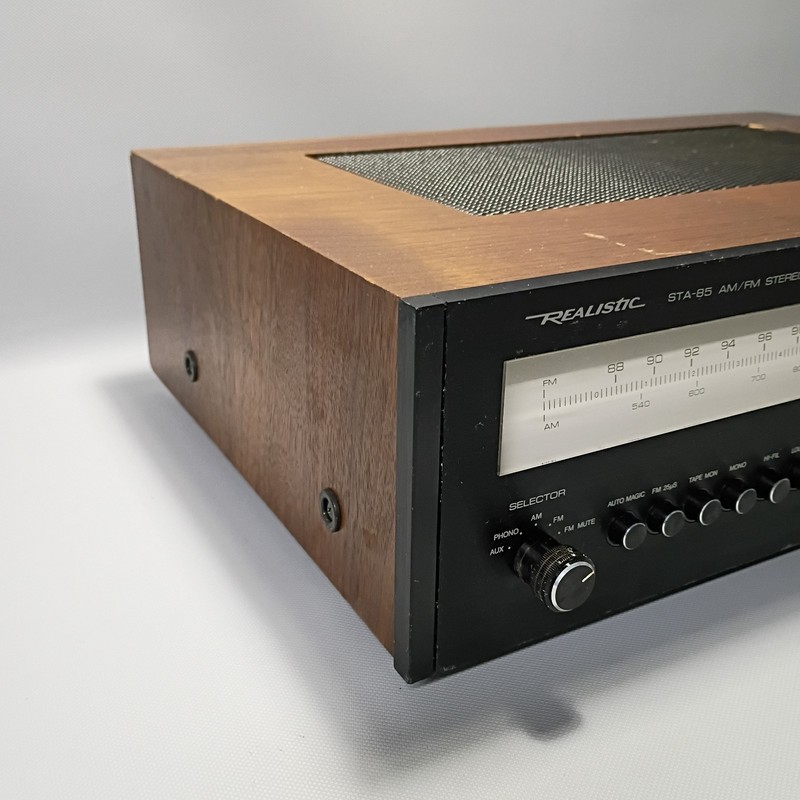 Realistic STA-85 AM/FM Stereo Receiver Walnut Veneer Black Tested gallery
