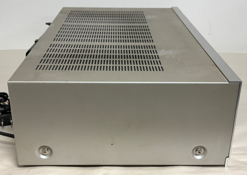 Realistic STA-870 AUDIO RECEIVER - FOR PARTS/REPAIR - LOW VOLUME, POWERS ON gallery