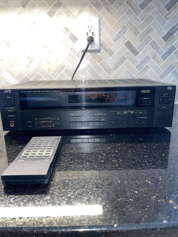 JVC RX-301 VINTAGE AM/FM STEREO RECEIVER with remote VINTAGE *