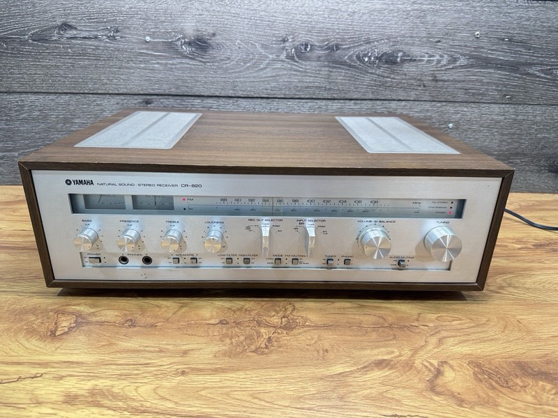 Yamaha CR-820 Natural Sound Stereo Receiver - Vintage Wood Case - Tested Working