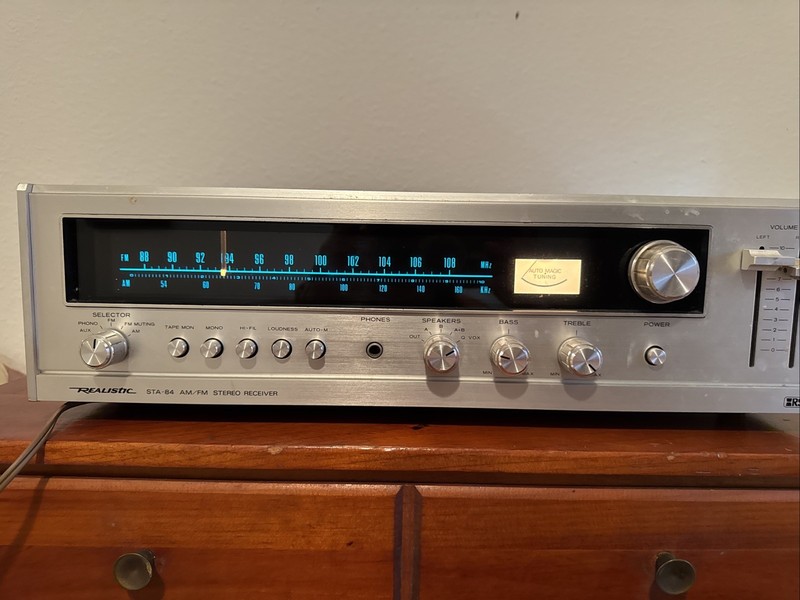 Realistic STA 84 AM/FM Stereo Receiver - Silver Face - Clean! Working!