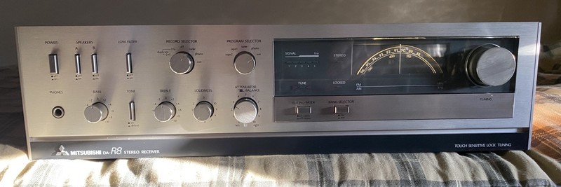 MITSUBISHI DA-R8 AM/FM STEREO RECEIVER — MEDALLION SERIES | MADE IN JAPAN