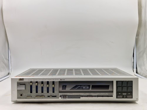 JVC R-K22 Quartz Lock Receiver – For Parts, Non-Working