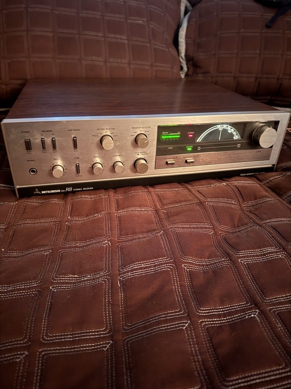 1980 Mitsubishi DA-R8 Stereo Receiver 35watts 8 Ohms Quadraphonic/ Phono Input