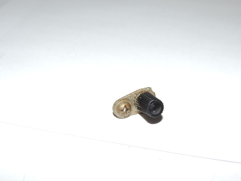 Sansui G-5700 Back Panel Phono Ground Assembly 000-0000 gallery