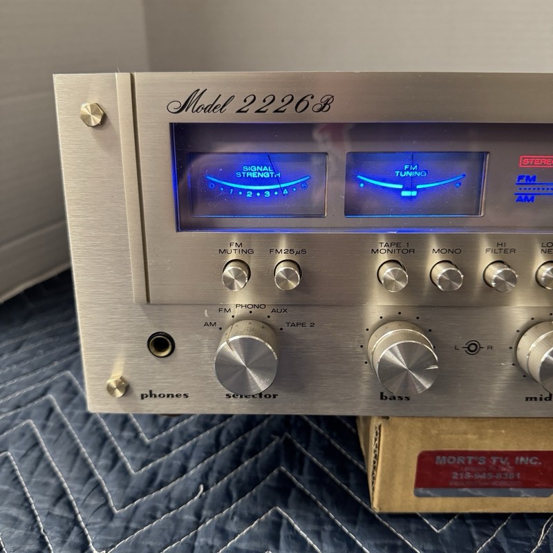 MARANTZ 2226B VINTAGE AM/FM STEREO RECEIVER - SERVICED - CLEANED - TESTED gallery