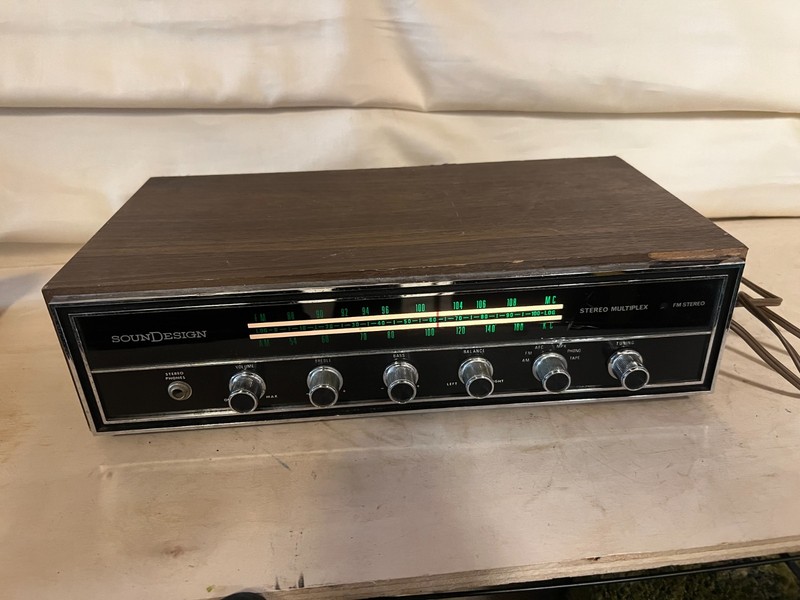 Vintage Soundesign 4370 Stereo Receiver – Works – Wood Cabinet