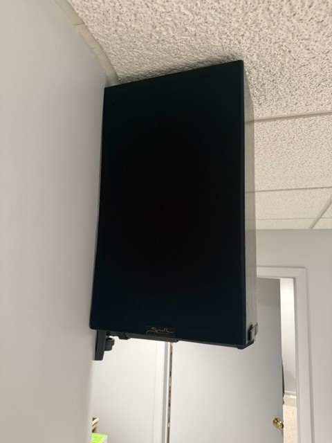 Stereo equipment, multiple brands and speakers, excellent condition, all black gallery