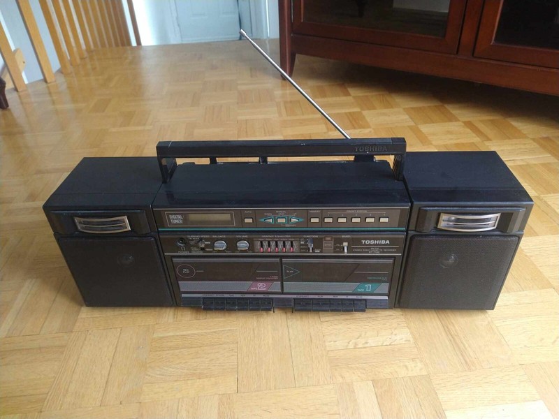 TOSHIBA RT-7166 AM FM Stereo Radio Cassette Recorder Boombox RARE 1985