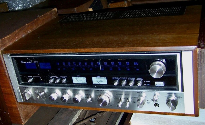 SANSUI 9090 RECEIVER *Parts/Repair* Powered On