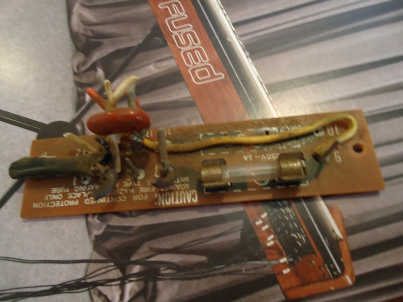 Kenwood KR-6600 Stereo Receiver Parting Out Fuse Board
