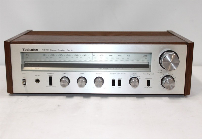 Vintage Techincs SA-101 AM/FM Stereo Amplifier Receiver Tested and Working gallery