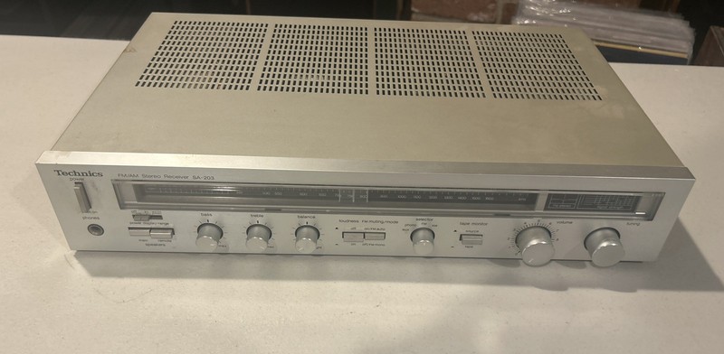 Technics SA-203 FM/AM Stereo Receiver Silver Face W/ BOX for Parts or Repair gallery