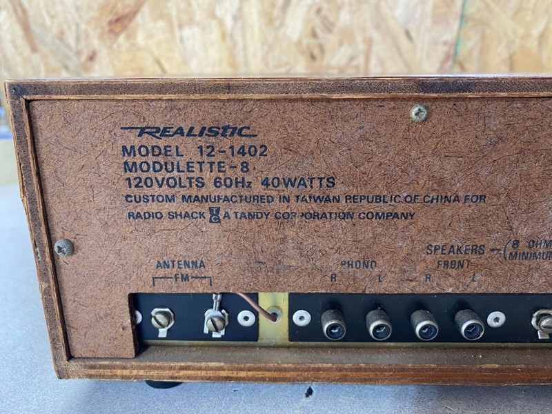 Realistic Modulette AM/FM 8 Track Receiver Model 12-1402 For Parts Or Repair gallery