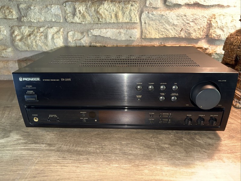 VTG Pioneer SX-255R - 100 W x 2 Channel Receiver w PHONO & Remote. See Video! gallery