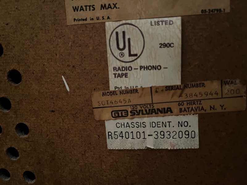 Selling parts - Vintage GTE/Sylvania ent center, record player, 8 track ,AM/FM gallery