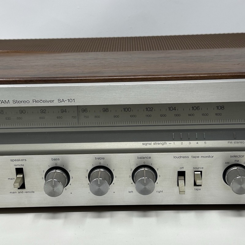 Technics SA-101 AM/FM Stereo Receiver Vintage gallery