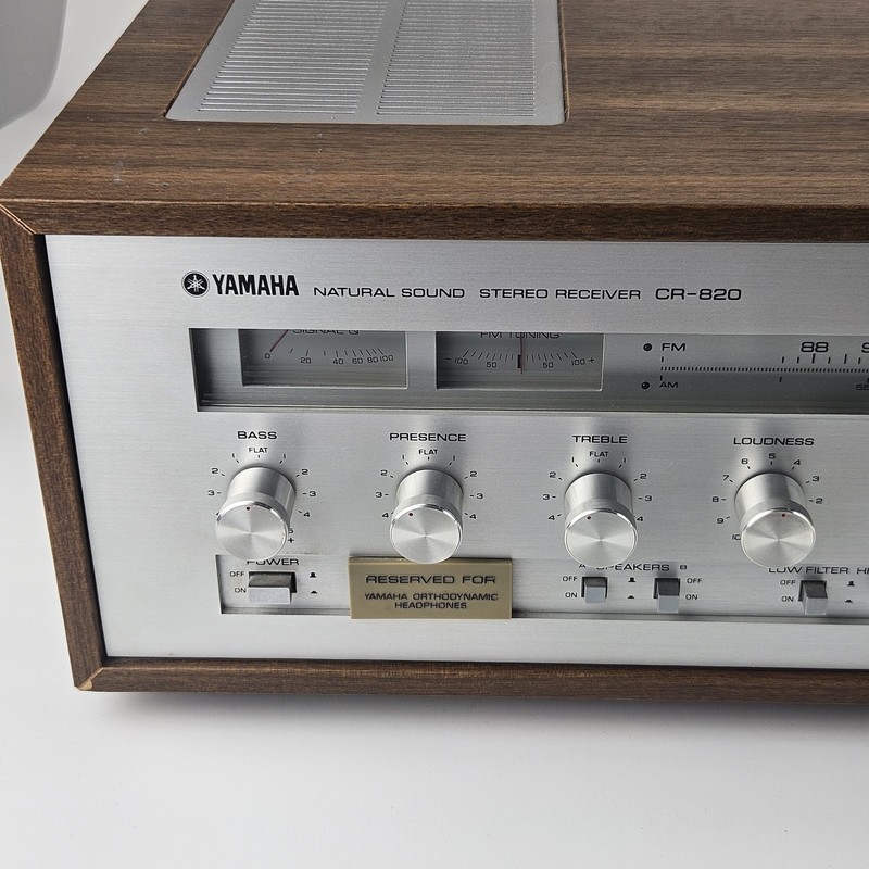 Yamaha CR-820 Natural Sound Stereo Receiver - Vintage Wood Case - Tested Working gallery
