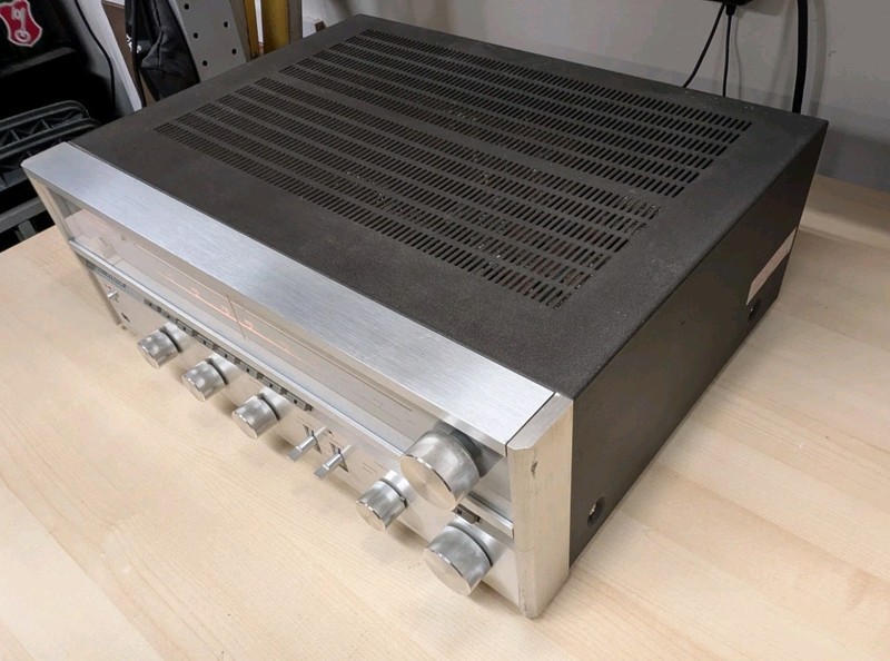 Harman Kardon HK-670 Twin Powered DC Stereo Receiver AM FM AUX & PHONO (MM) gallery